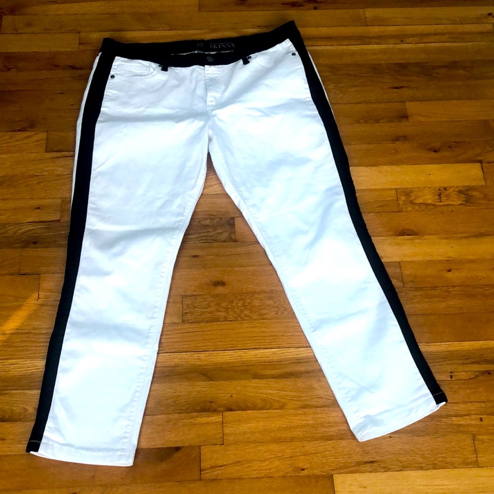 New York & Company Woman's white jean low waisted with black accents size 14